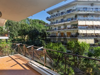 Appartamento in Vendita a Napoli, 650'000&euro;, 180 m²