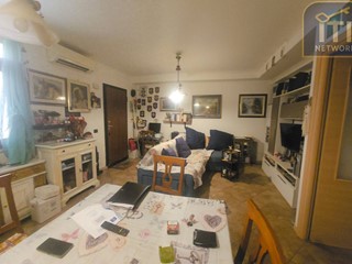 Trilocale in Vendita a Pomezia, 60'000&euro;, 60 m²