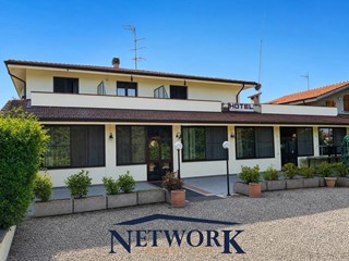 Appartamento in Vendita a Lesignano de' Bagni, 529'000&euro;, 800 m², con Box