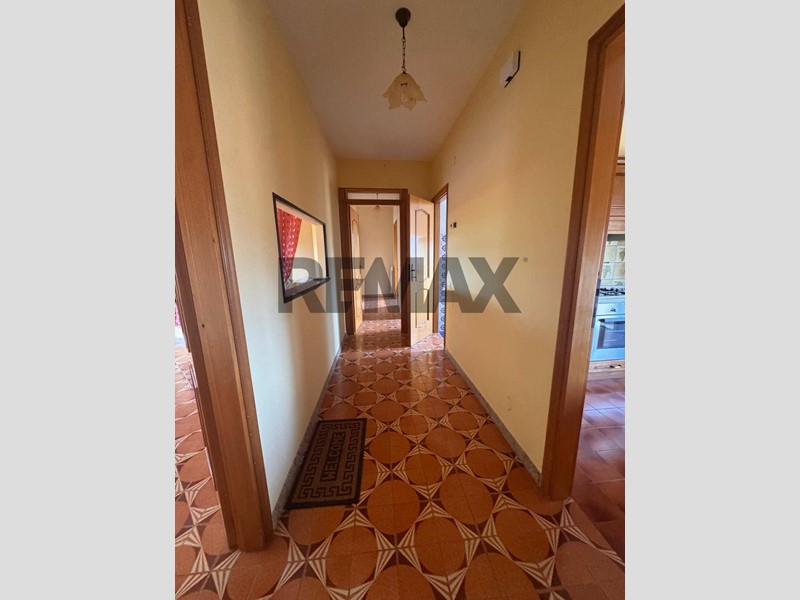 Appartamento in Vendita a Pignataro Interamna, 96'000&euro;, 116 m²