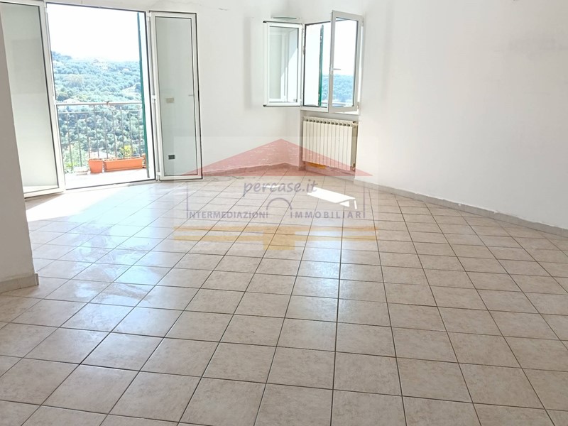 Trilocale in Vendita a Imperia, 180'000&euro;, 101 m²