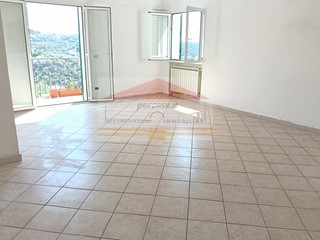 Trilocale in Vendita a Imperia, 180'000&euro;, 101 m²