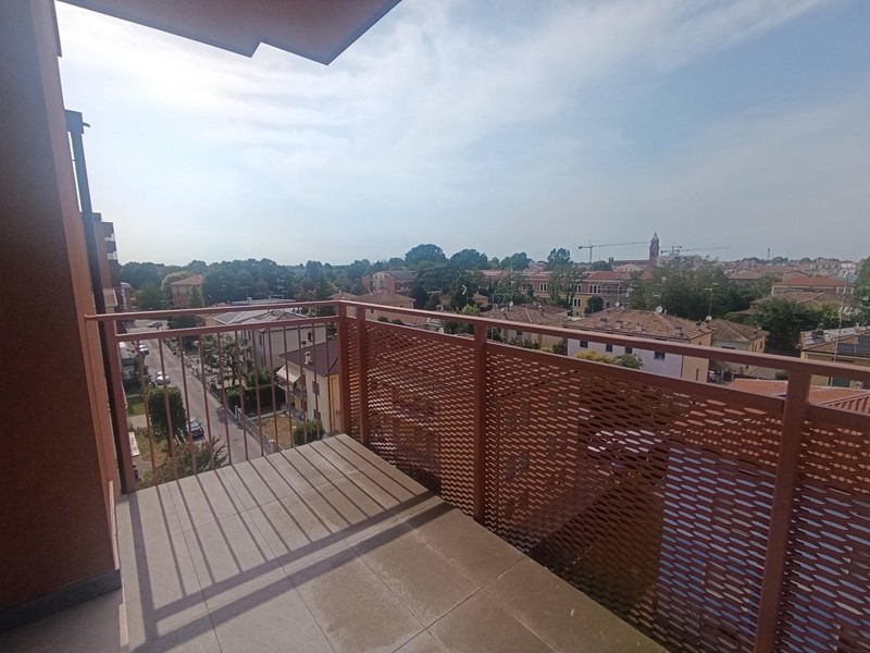 Attico in Affitto a Mirandola, 900&euro;, 155 m²