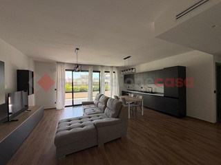 Trilocale in Affitto a Bari, 2'200&euro;, 113 m², arredato