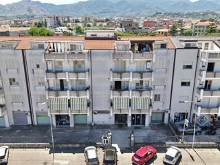 Appartamento in Vendita a Barcellona Pozzo di Gotto, 178'000&euro;, 165 m², con Box