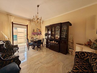 Quadrilocale in Affitto a Pozzuoli, 1'100&euro;, 110 m², arredato
