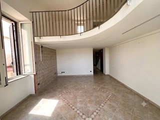 Trilocale in Vendita a Pozzuoli, 150'000&euro;, 64 m²