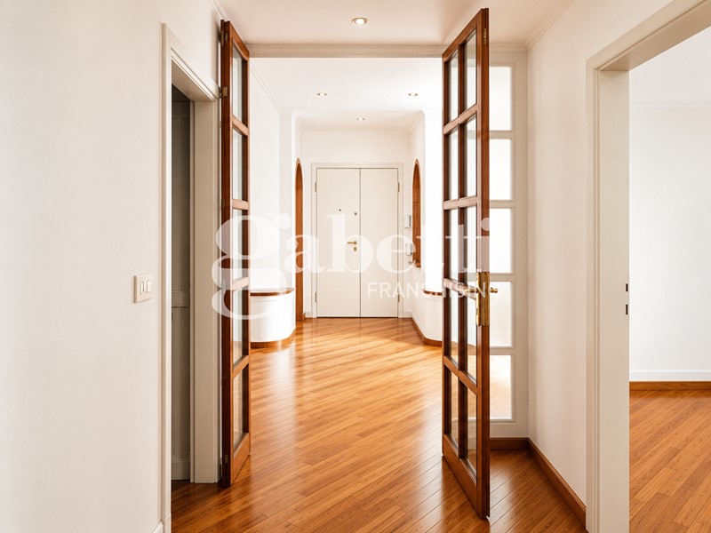 Appartamento in Vendita a Firenze, 700'000&euro;, 176 m², con Box