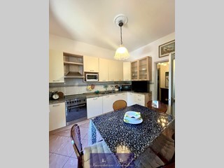Quadrilocale in Affitto a Firenze, zona Novoli, 1'750&euro;, 100 m², arredato
