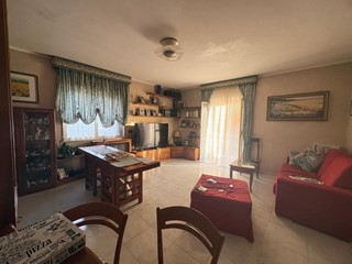 Trilocale in Vendita a Guidonia Montecelio, zona Montecelio, 135'000&euro;, 100 m²