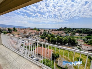 Appartamento in Vendita a Ivrea, 200'000&euro;, 151 m²