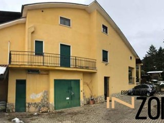 Quadrilocale in Vendita a L'Aquila, 32'440&euro;, 219 m²