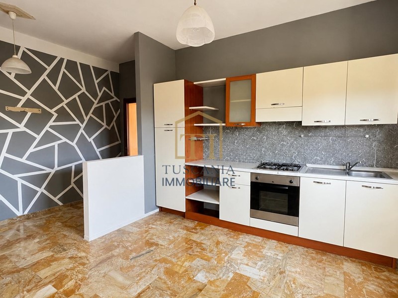 Bilocale in Vendita a Colle di Val D'Elsa, 115'000&euro;, 45 m², arredato, con Box