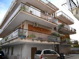 Appartamento in Vendita a Formia, 185'000&euro;, 87 m²