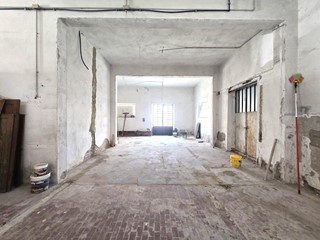 Appartamento in Vendita a Colle di Val D'Elsa, zona Gracciano Dell'elsa, 280'000&euro;, 200 m², con Box