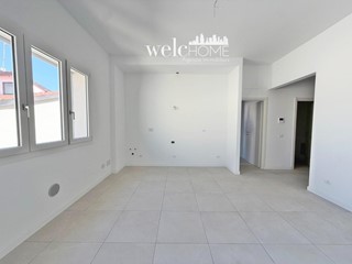 Appartamento in Vendita a Campi Bisenzio, 345'000&euro;, 129 m², con Box