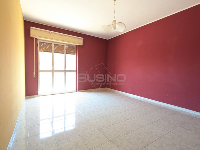 Appartamento in Vendita a Floridia, 60'000&euro;, 167 m²