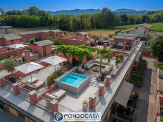 Attico in Vendita a Cazzago San Martino, 280'000&euro;, 195 m²