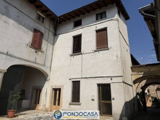Quadrilocale in Vendita a Monticelli Brusati, 109'900&euro;, 157 m²