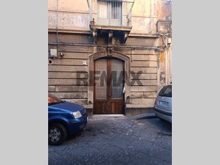 Appartamento in Vendita a Acireale, 80'000&euro;, 106 m²