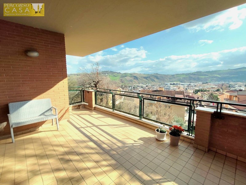 Quadrilocale in Vendita a Teramo, 189'000&euro;, 85 m²