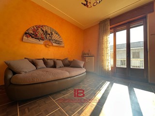 Appartamento in Vendita a Busca, 80'000&euro;, 105 m²