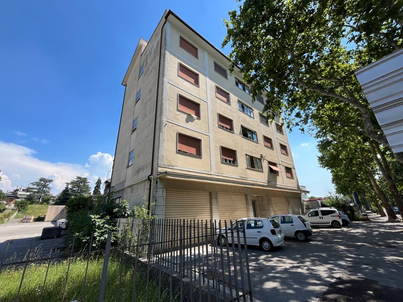 Quadrilocale in Vendita a Gorizia, 85'000&euro;, 60 m², con Box