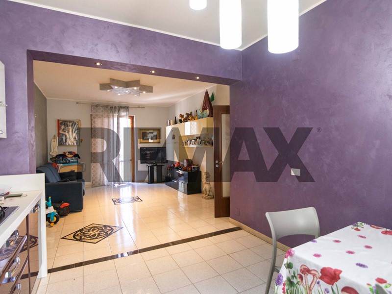 Trilocale in Vendita a Acireale, 84'000&euro;, 89 m²