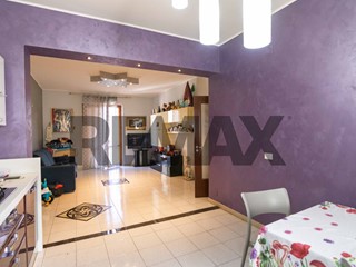Trilocale in Vendita a Acireale, 84'000&euro;, 89 m²