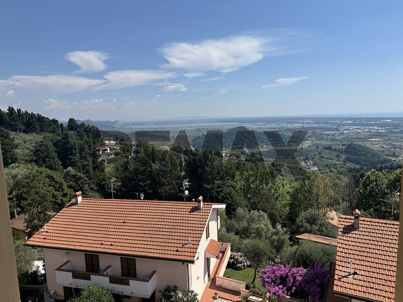 Appartamento in Vendita a Massarosa, 190'000&euro;, 139 m²