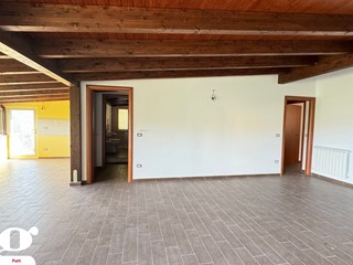 Quadrilocale in Vendita a Patti, 140'000&euro;, 140 m²