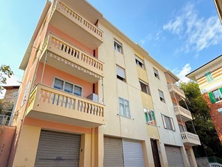 Appartamento in Vendita a Imperia, 165'000&euro;, 108 m²