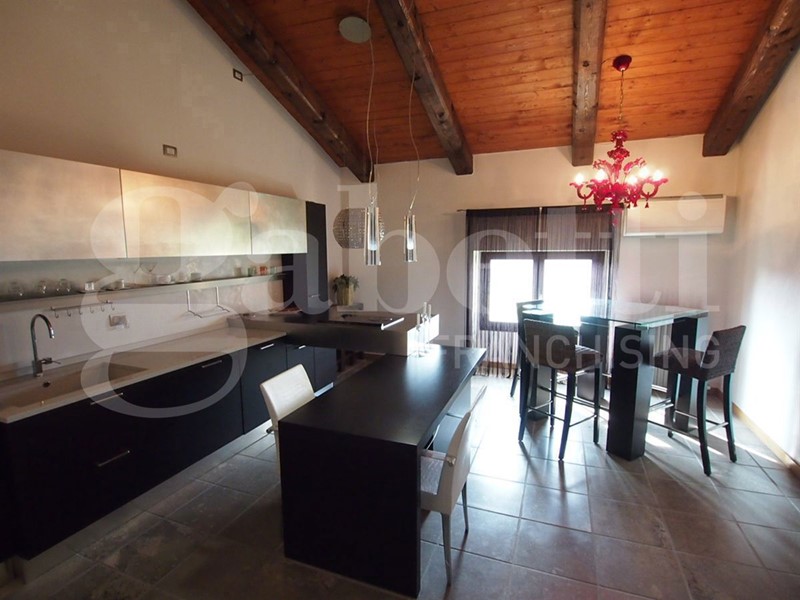 Quadrilocale in Affitto a Belfiore, 1'100&euro;, 120 m², arredato