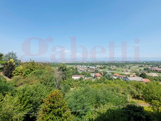 Appartamento in Vendita a San Mauro Torinese, 215'000&euro;, 146 m², con Box