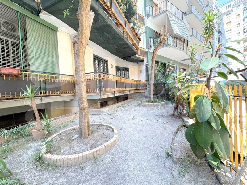 Trilocale in Vendita a Napoli, 255'000&euro;, 100 m²