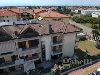 Trilocale in Vendita a Samarate, 170'000&euro;, 85 m², con Box