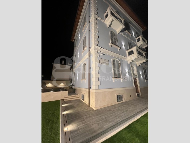 Quadrilocale in Affitto a Terni, 1'500&euro;, 140 m², arredato