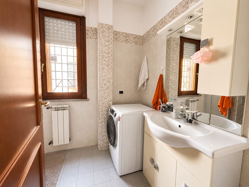 Appartamento in Vendita a Roma, 279'000&euro;, 140 m²