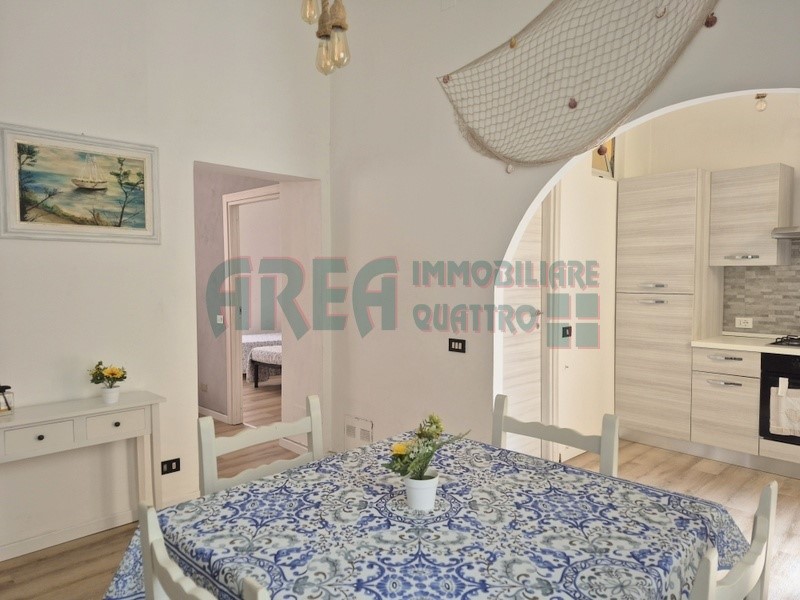 Quadrilocale in Vendita a Imperia, zona Oneglia, 170'000&euro;, 70 m², arredato