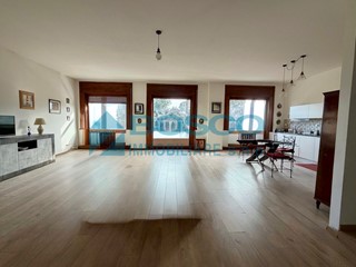 Appartamento in Vendita a La Spezia, zona Centro, 425'000&euro;, 155 m², arredato