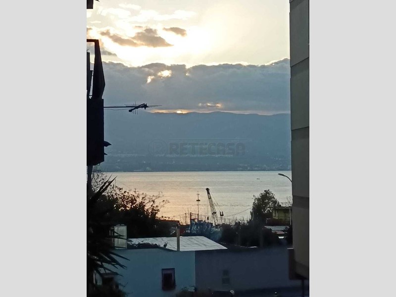 Appartamento in Affitto a Messina, 850&euro;, 92 m², arredato