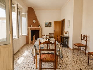 Appartamento in Vendita a Torre Santa Susanna, 105'000&euro;, 176 m²