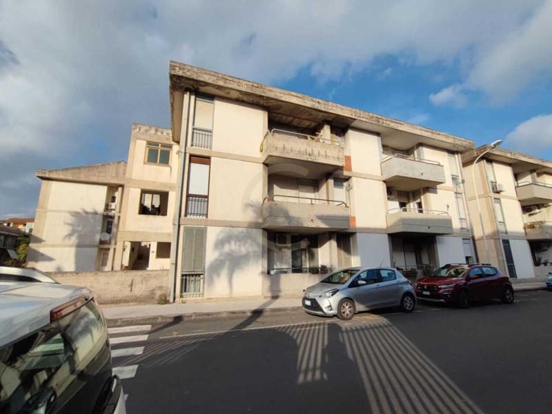 Quadrilocale in Vendita a Misterbianco, zona Zona Toscano, 69'000&euro;, 112 m²