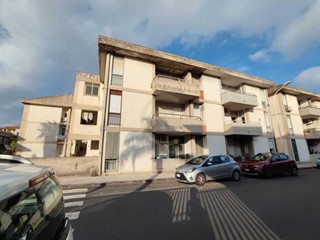 Quadrilocale in Vendita a Misterbianco, zona Zona Toscano, 69'000&euro;, 112 m²