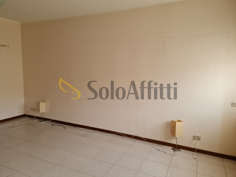 Bilocale in Affitto a Gerenzano, 800&euro;, 70 m², con Box