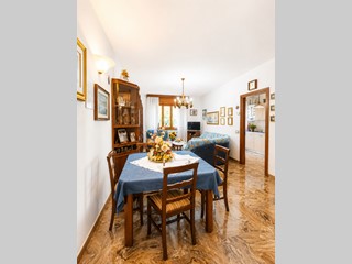 Appartamento in Vendita a Aulla, 110'000&euro;, 120 m², con Box