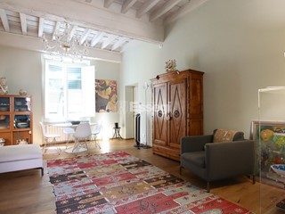 Appartamento in Vendita a Lucca, zona Centro storico, 880'000&euro;, 200 m², arredato