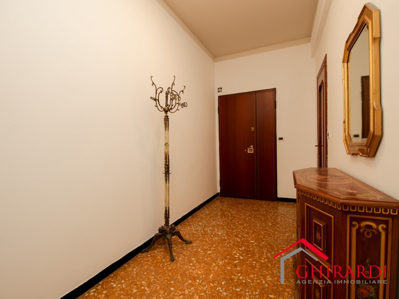Appartamento in Affitto a Genova, zona Sestri Ponente, 1'000&euro;, 109 m², arredato