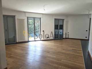 Quadrilocale in Affitto a Chieri, zona Turriglie, 1'200&euro;, 110 m², con Box