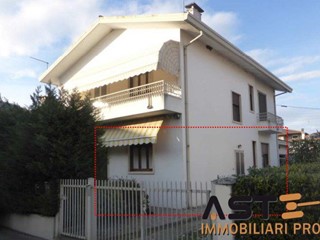 Trilocale in Vendita a Longare, 54'000&euro;, 135 m²